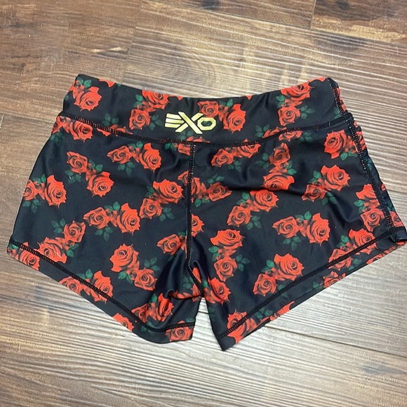 Exo Rose Shorts - Picture 2 of 2